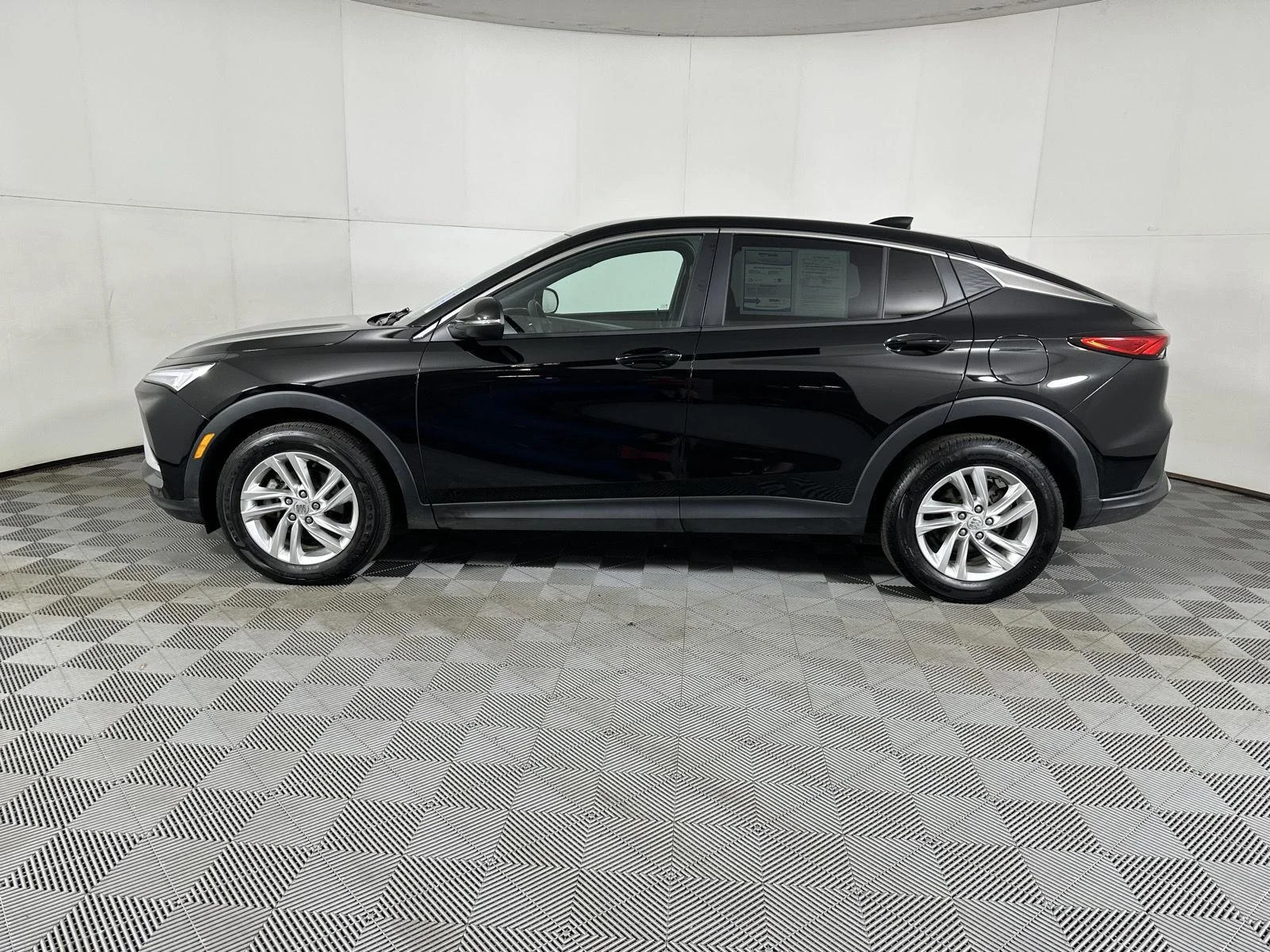 Used 2025 Ebony Twilight Metallic Buick Preferred image 5