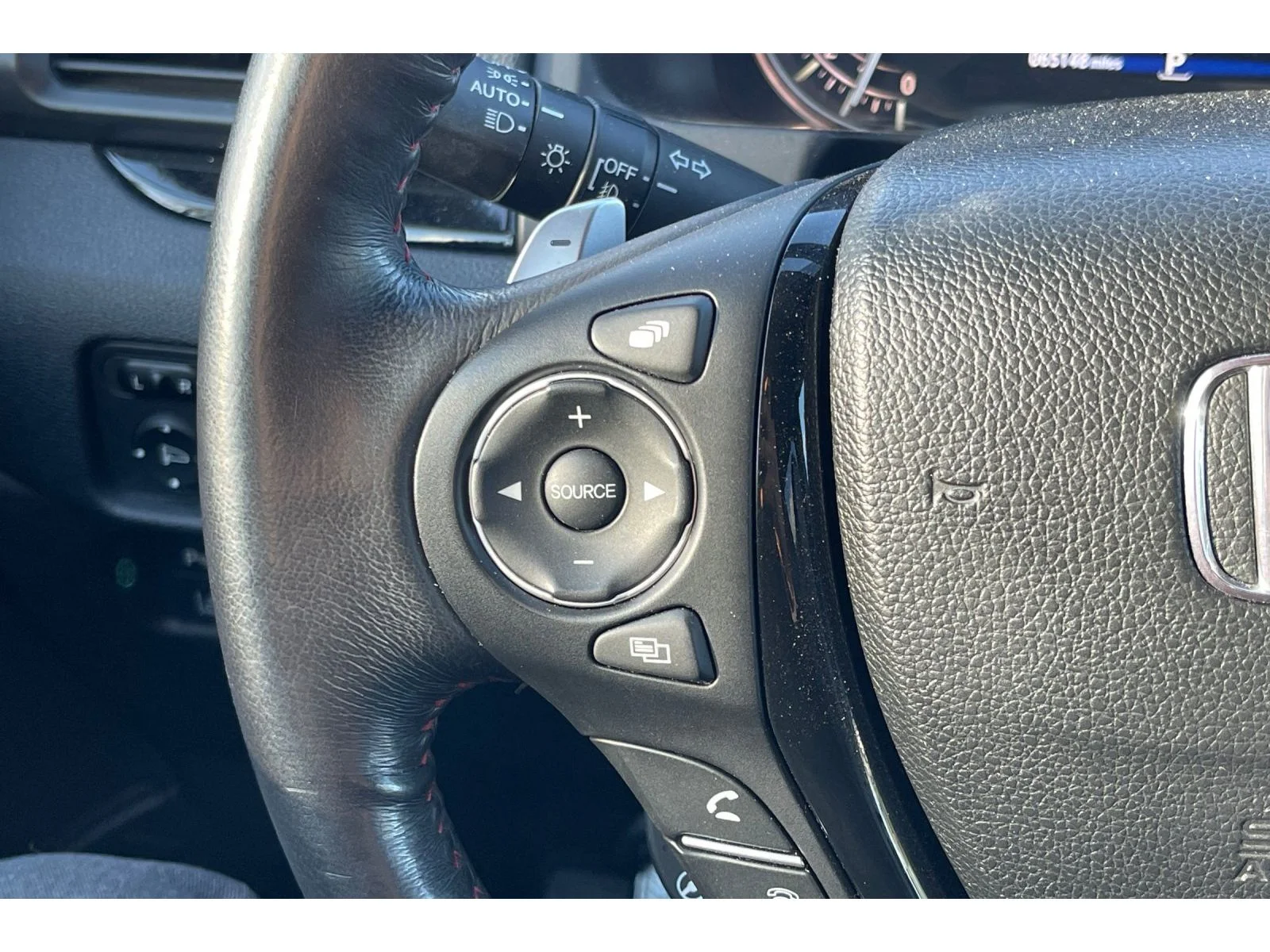 Used 2020 Crystal Black Pearl Honda Black Edition image 32