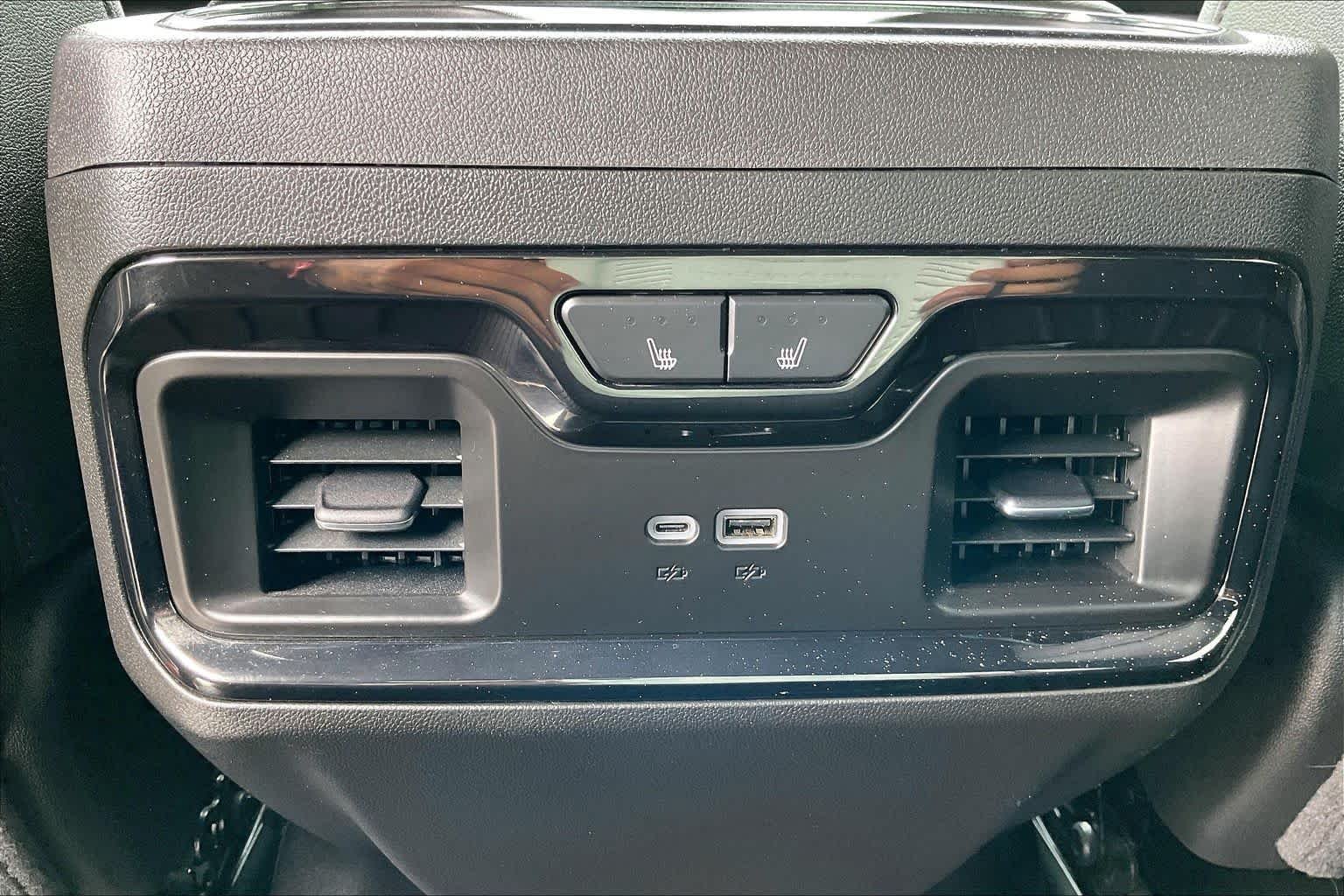 Used 2025 Sterling Metallic GMC AT4 image 31