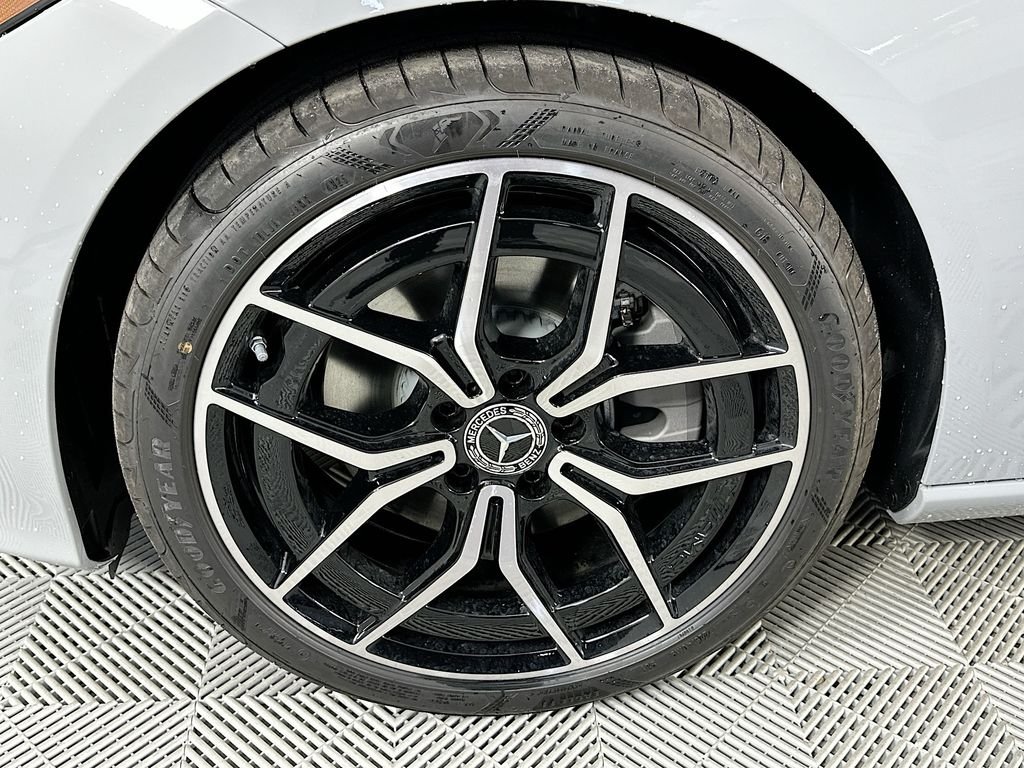New 2026 MANUFAKTUR Alpine Grey Mercedes-Benz C 300 image 32