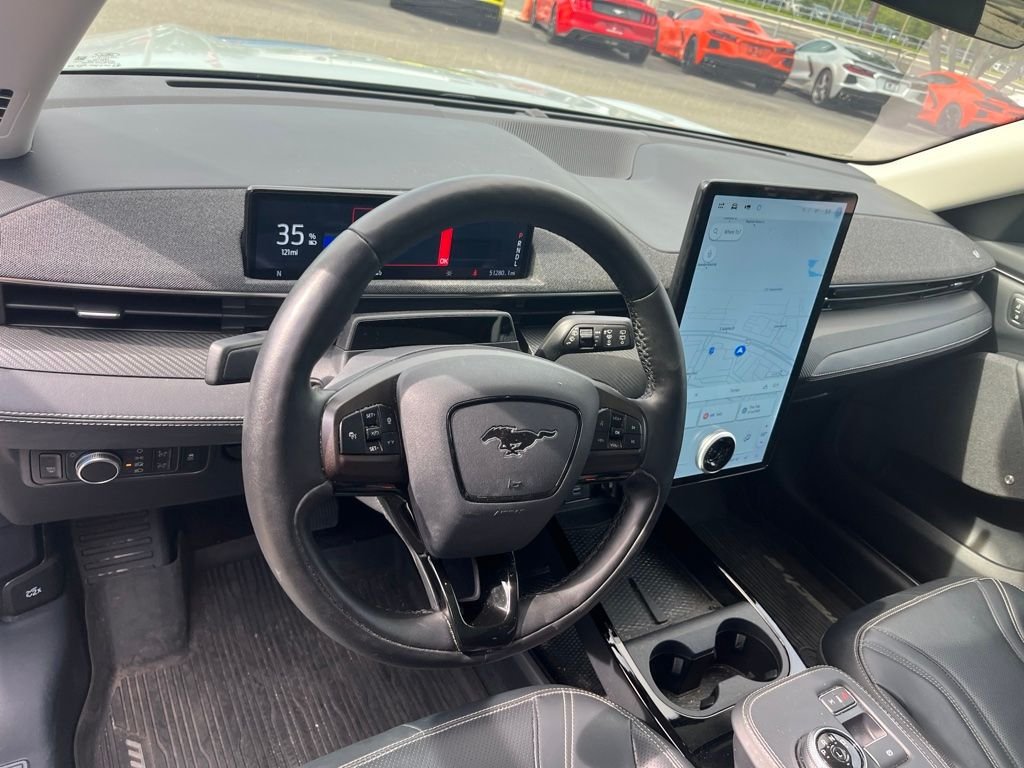 Used 2022 White Ford Premium image 10