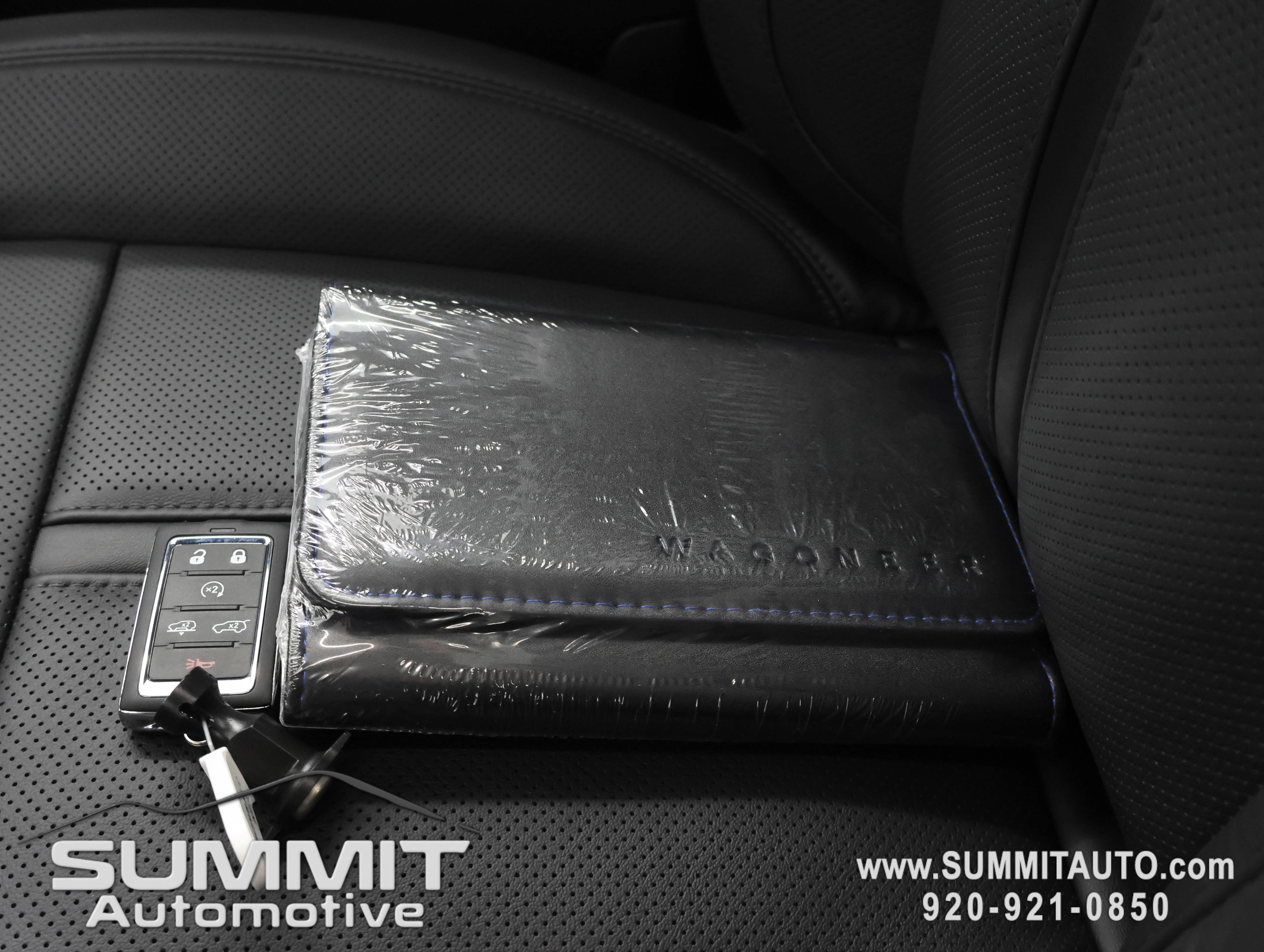New 2026 Silver-Zynith Exterior Paint Jeep Summit Obsidian image 74