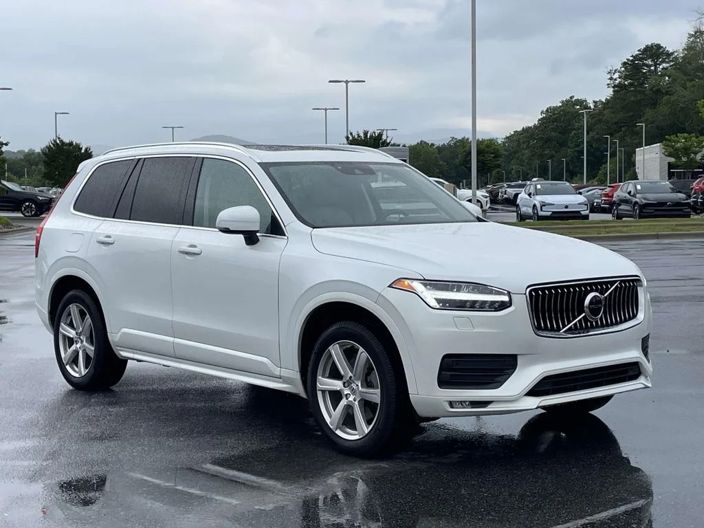 2021 Volvo XC90 T5 Momentum FWD's photo