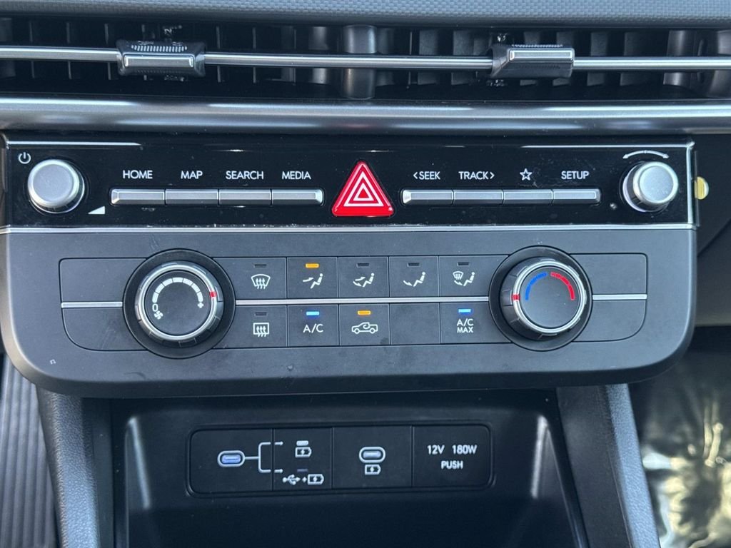 2025 Hyundai Santa Cruz SE - Photo 15