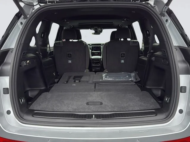 New 2026 Silver Zynith Exterior Paint Jeep Laredo image 14