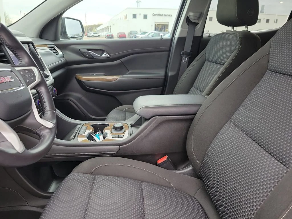 Used 2020 Carbon Black Metallic GMC SLE image 21
