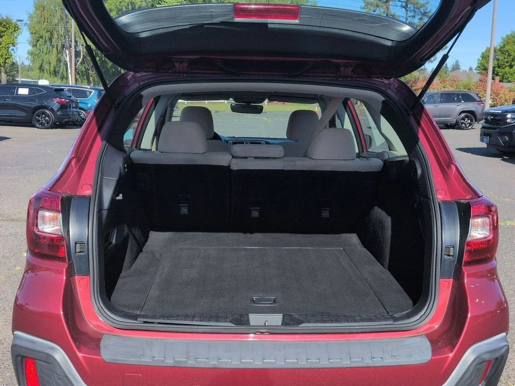Used 2018 Crimson Red Pearl Subaru 2.5i image 24