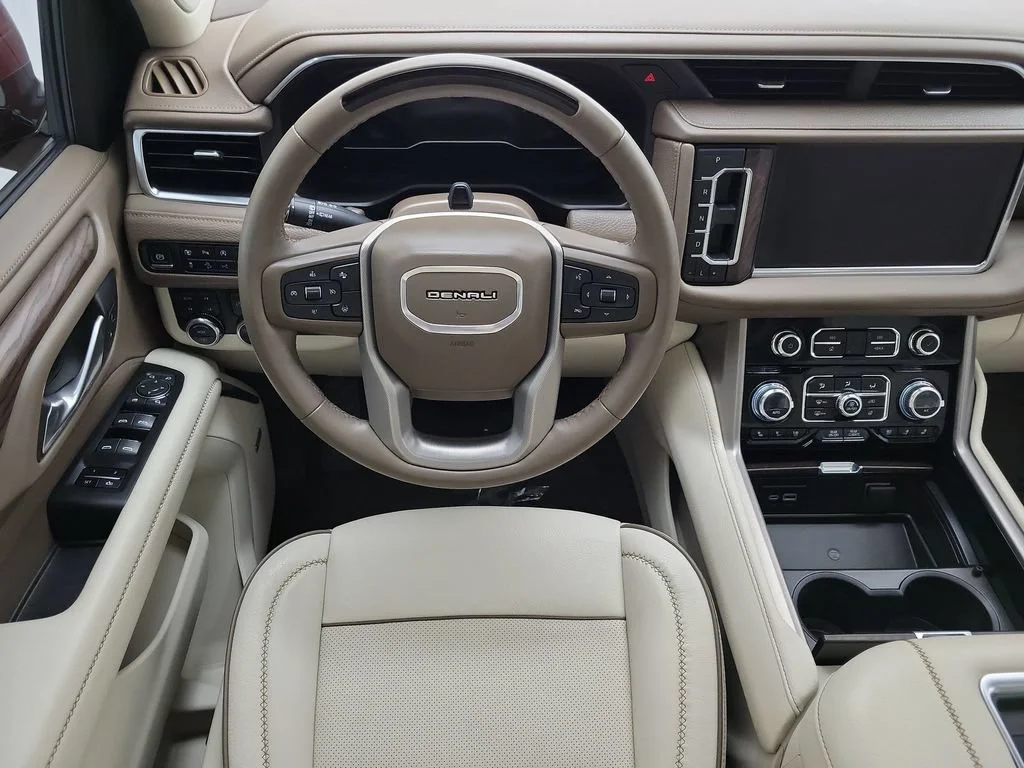 2024 GMC Yukon Denali - Photo 15
