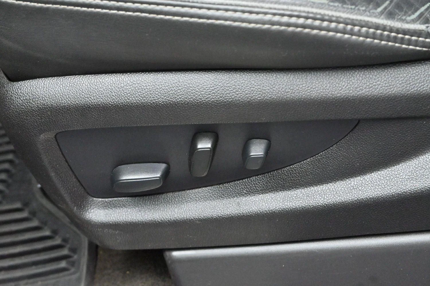 Used 2017 ONYX BLACK GMC Denali image 14