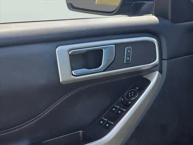 Used 2022 Forged Green Metallic Ford XLT image 14