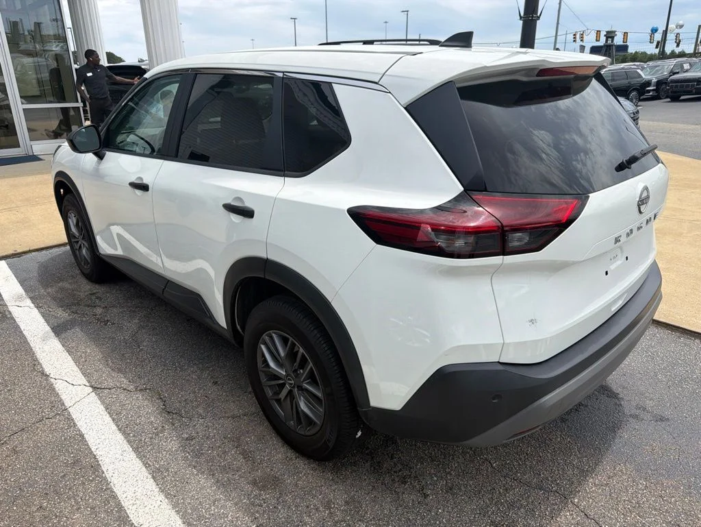 Used 2023 White Nissan S image 3