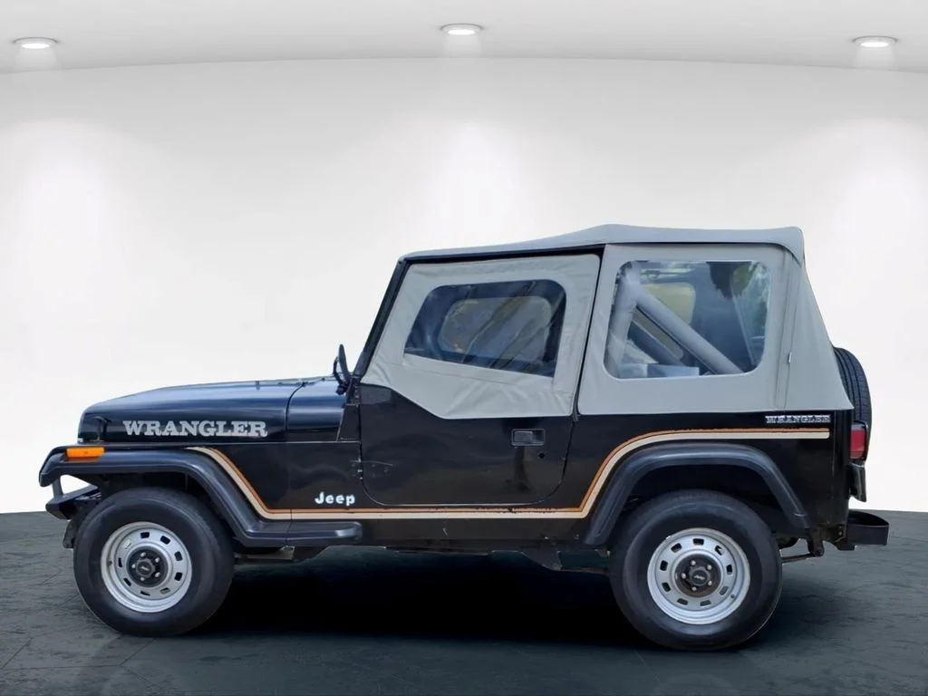 Used 1990 Black Jeep Base image 10