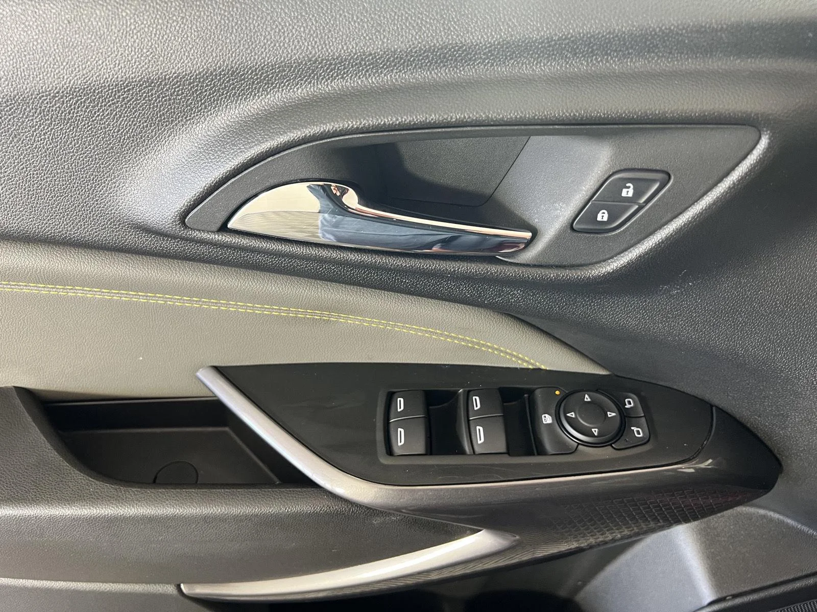 Used 2024 Crimson Metallic Chevrolet ACTIV image 6
