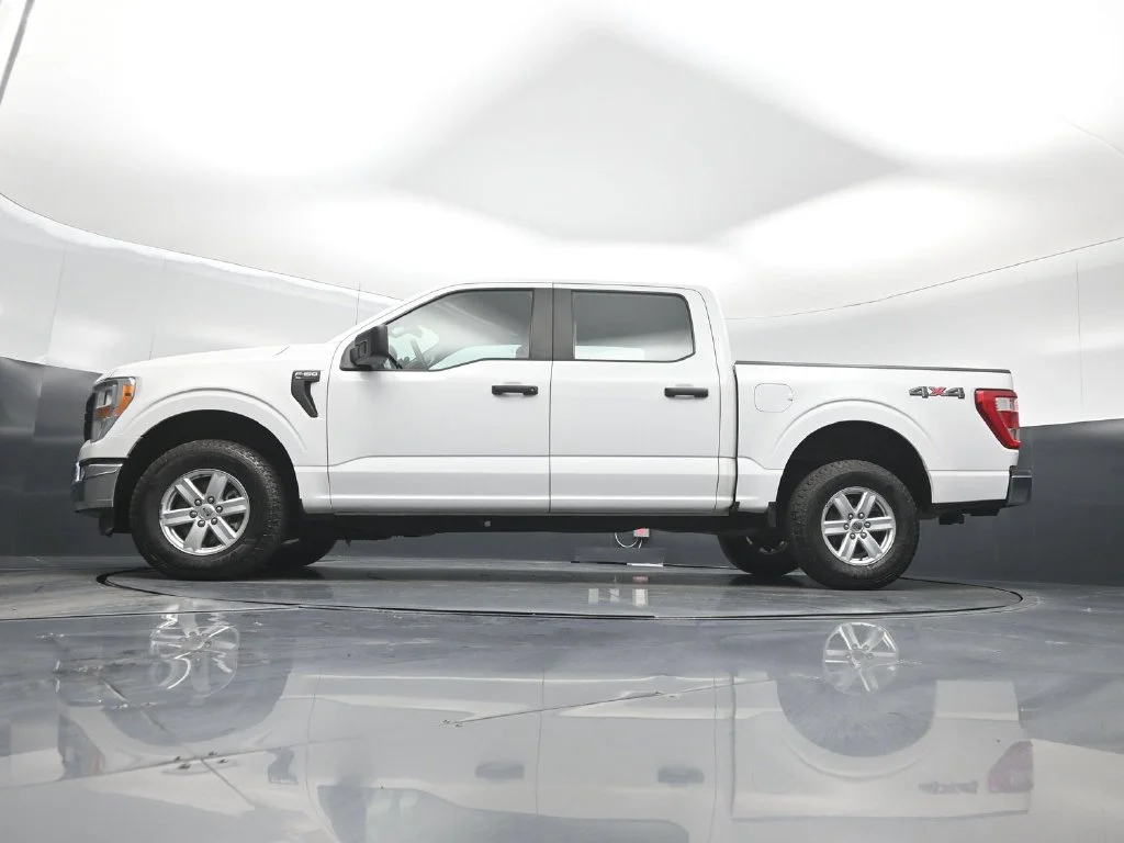 Used 2021 White Ford XL image 44