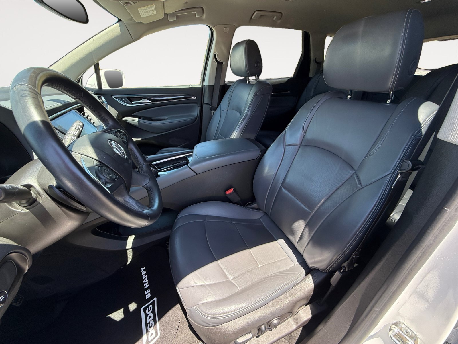 Used 2018 Summit White Buick Essence image 10