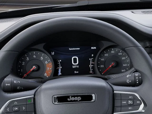 New 2026 Bright White Clearcoat Jeep Latitude image 18