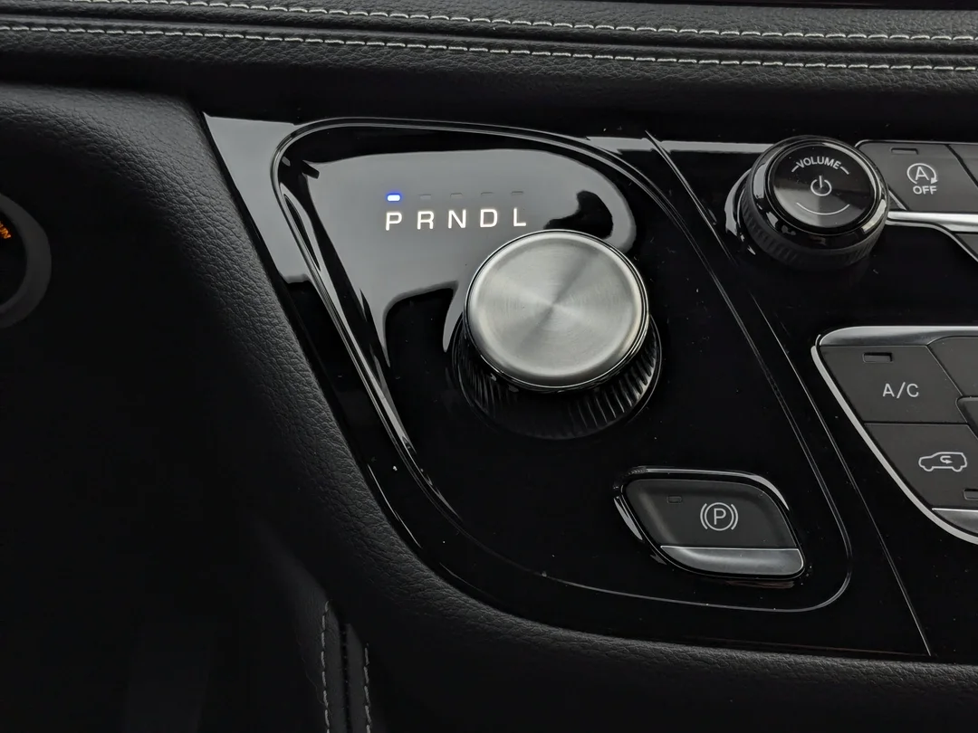 New 2026 Black Chrysler Limited - - AWD - 360 Camera - Vented Seats - AWD System - Remote Start & More! image 23