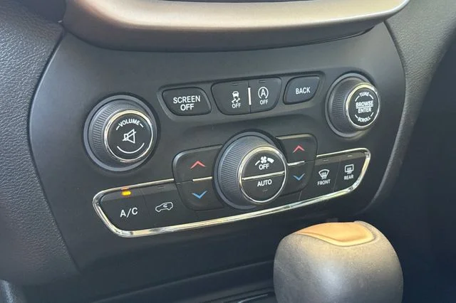 Used 2016 Gray Jeep High Altitude image 24