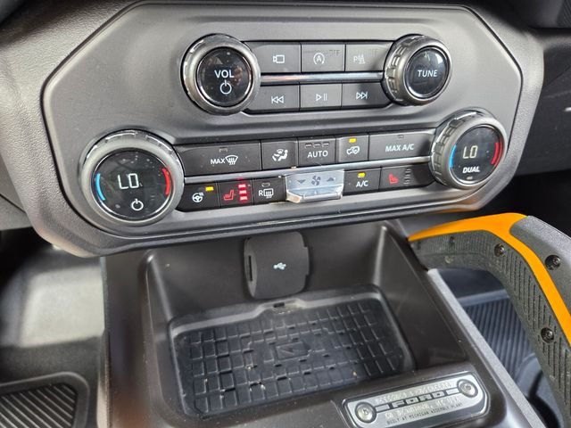 Used 2024 Gray Ford Badlands image 29