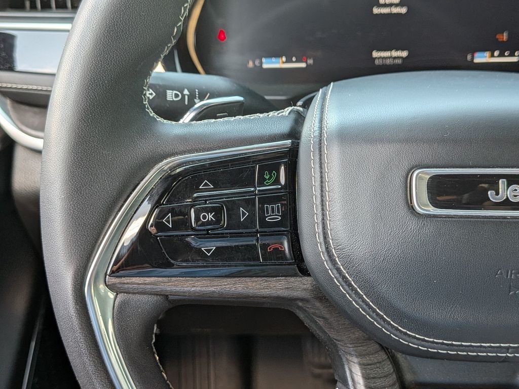 Used 2023 White Jeep Overland image 21