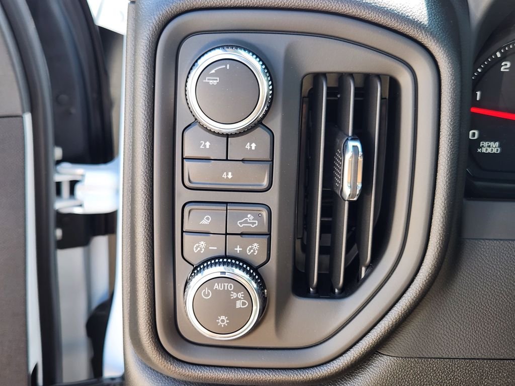 2025 GMC Sierra 3500HD Pro - Photo 10