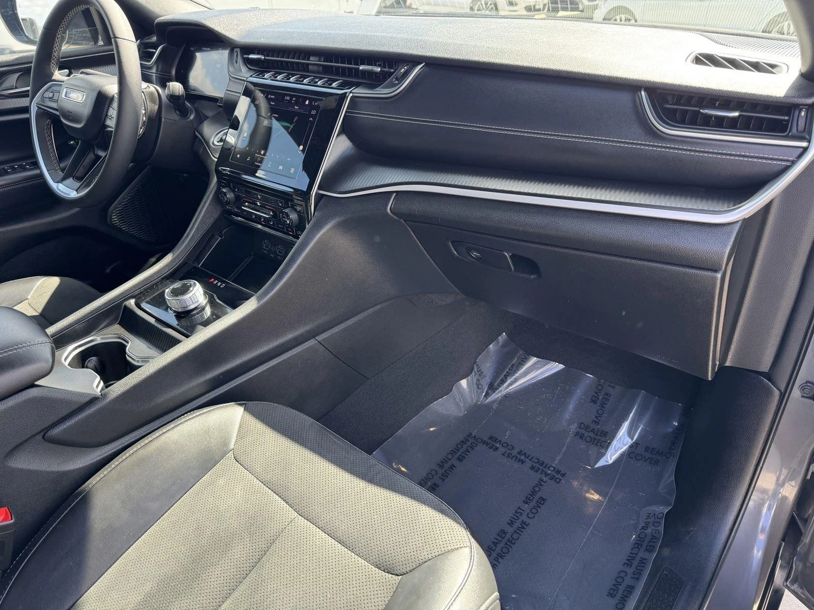 Used 2024 Baltic Gray Metallic Clearcoat Jeep Altitude image 8