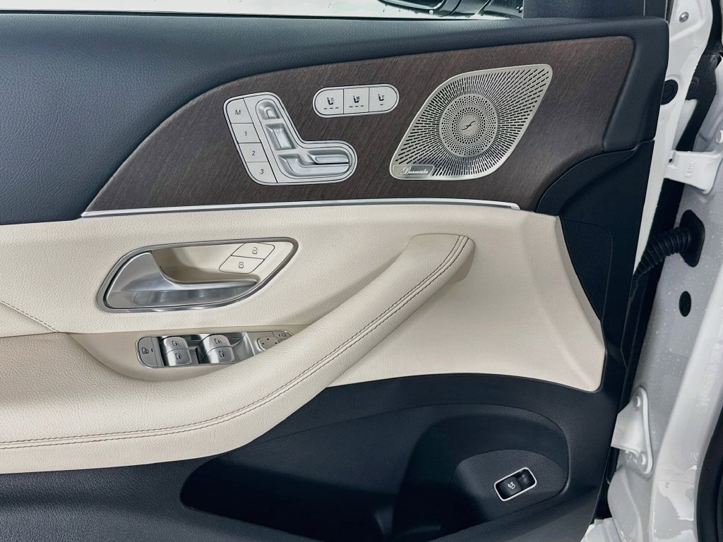New 2027 White Mercedes-Benz GLE 350 image 17
