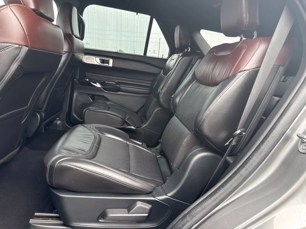 Used 2023 Gray Ford Platinum image 9