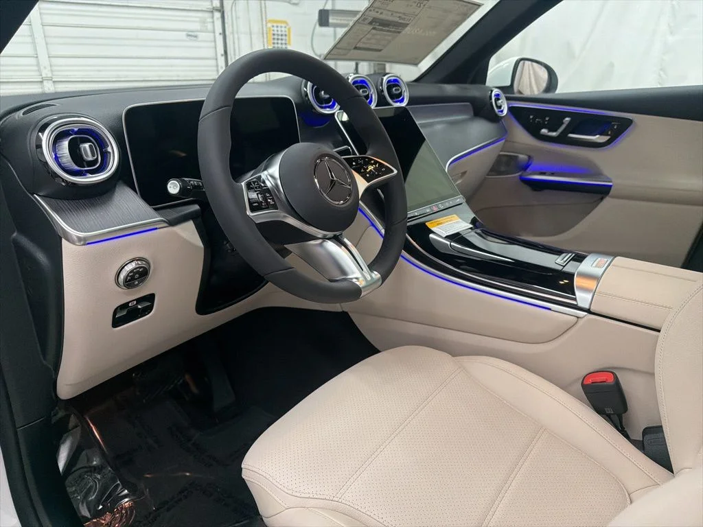 Used 2026 White Mercedes-Benz GLC 300 image 12