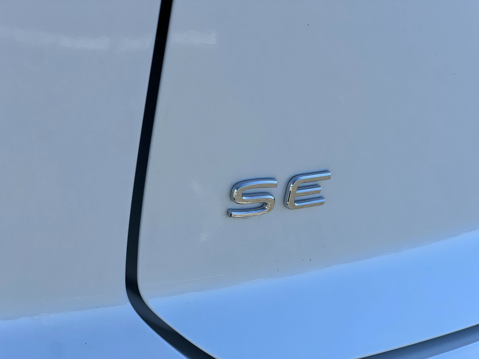 New 2026 Opal White Pearl Volkswagen 2.0T SE image 25