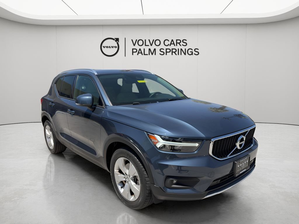2021 Volvo XC40 T5 Momentum AWD's photo