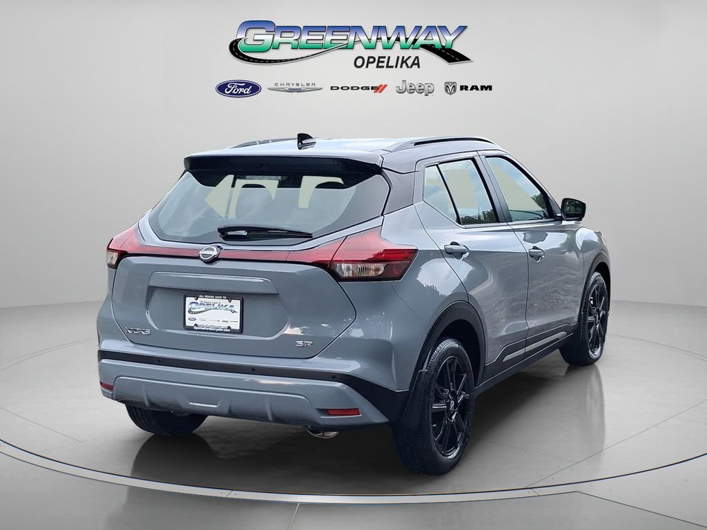 Used 2023 Gray Nissan SR image 7