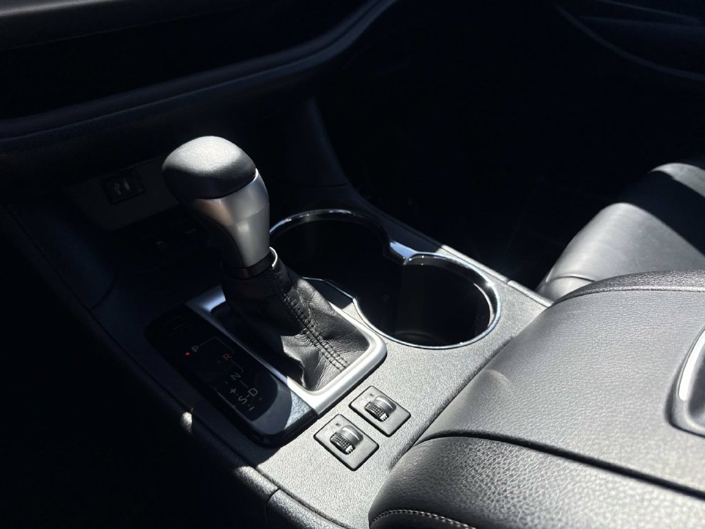 Used 2015 Black Toyota XLE V6 image 21