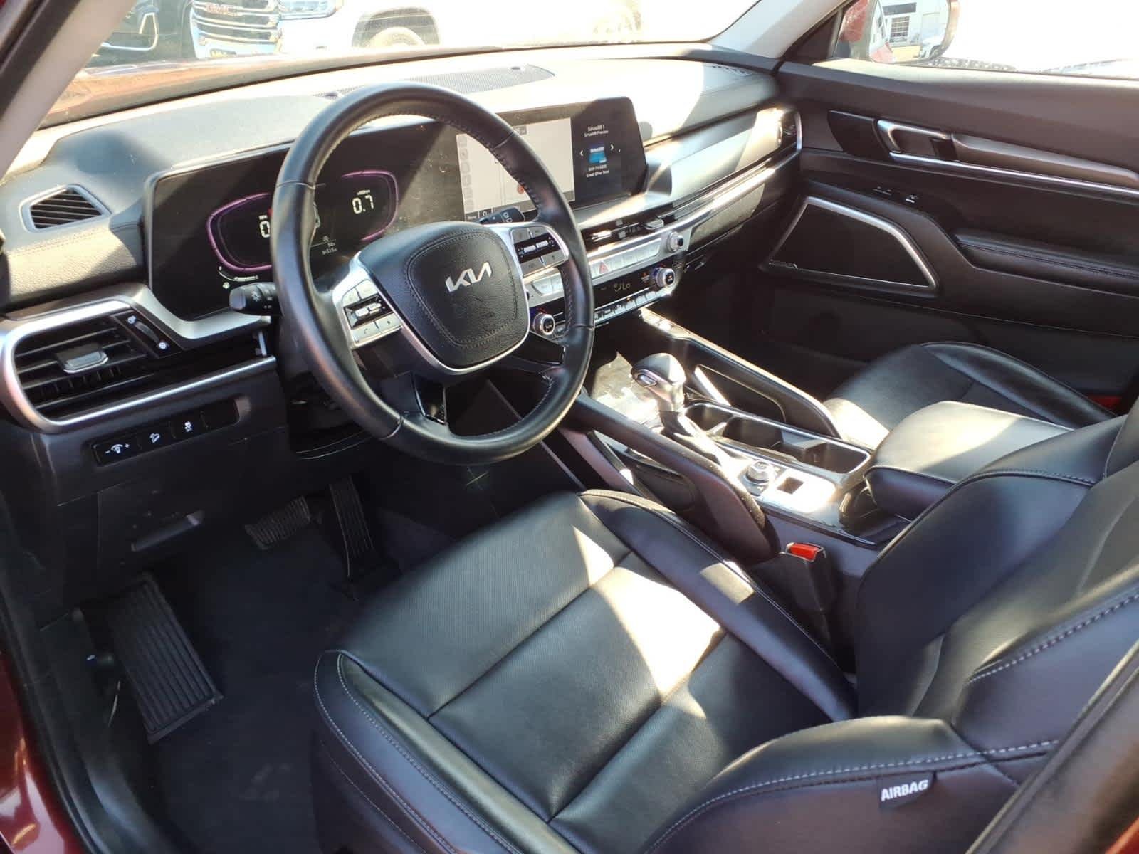 2024 Kia Telluride S - Photo 14