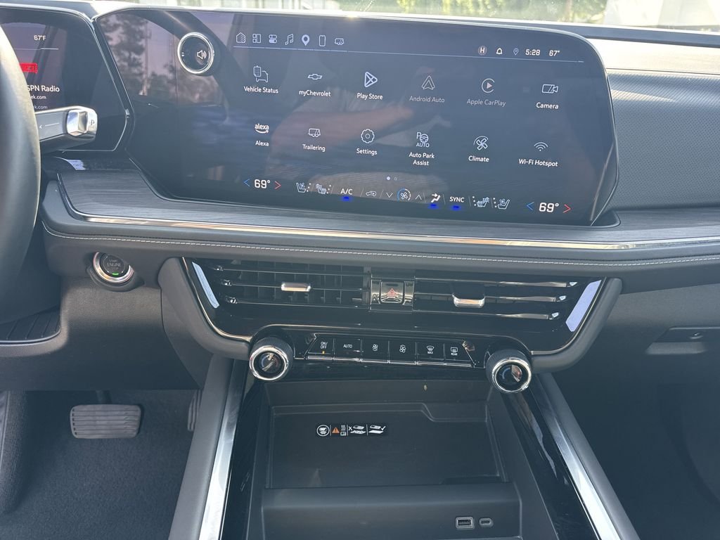 2025 Chevrolet Suburban Premier - Photo 29
