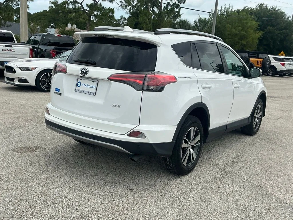 Used 2017 White Toyota XLE image 10