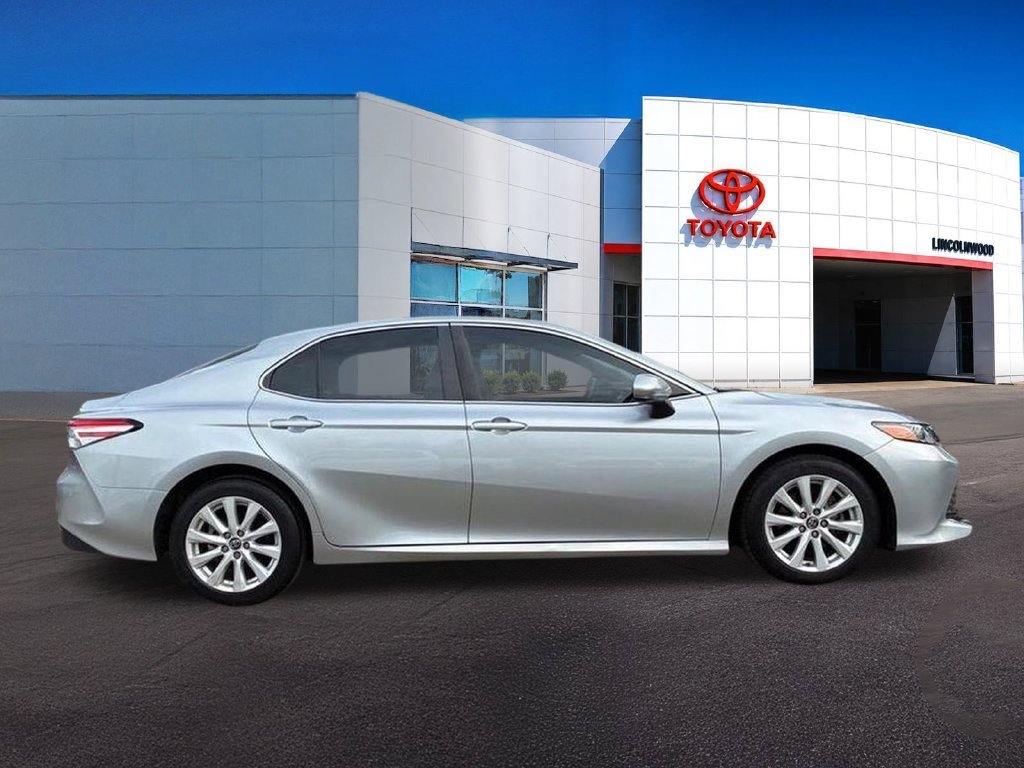 Used 2018 Silver Toyota LE image 6