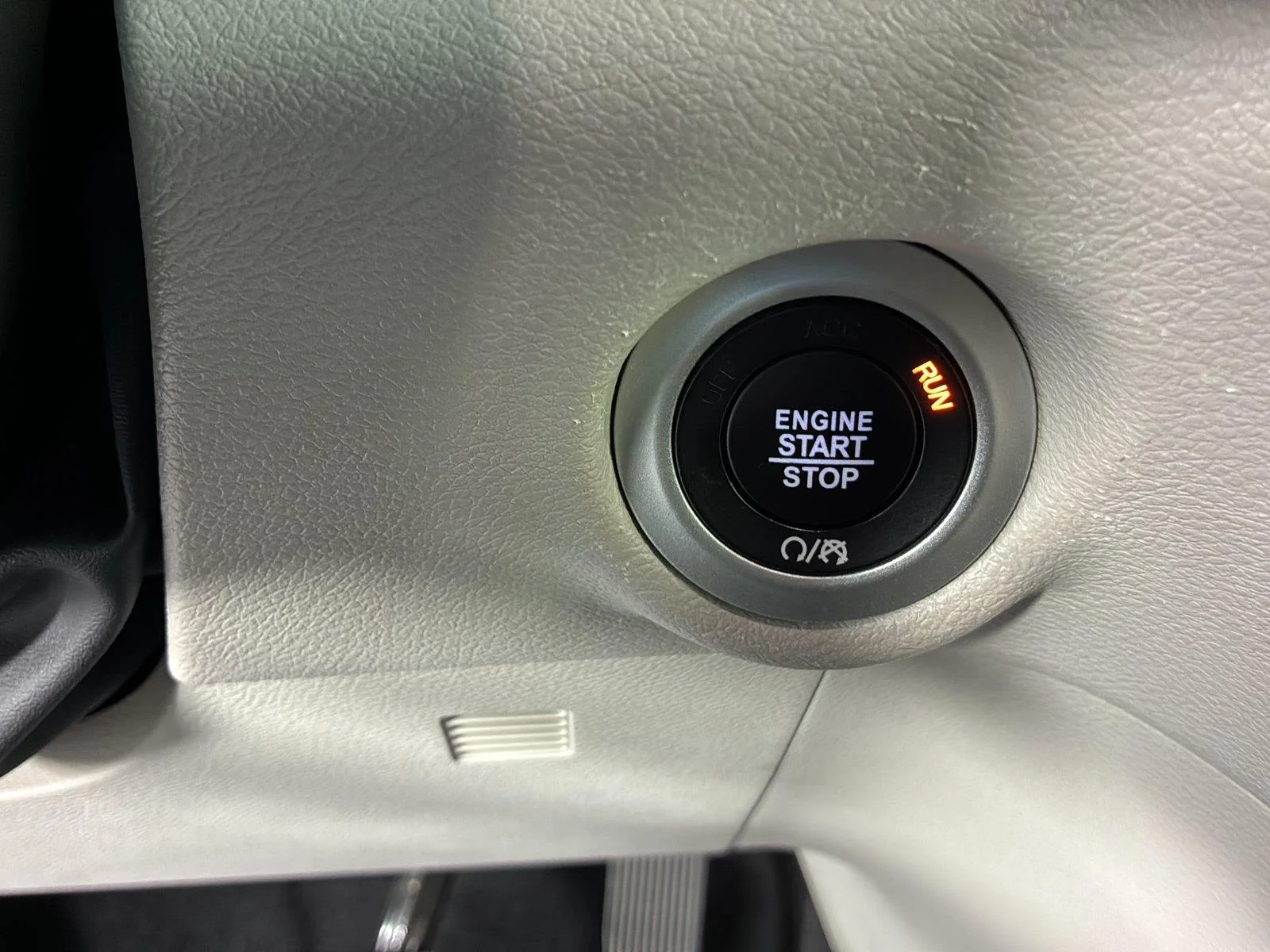 Used 2023 Silver Mist Clearcoat Chrysler LX image 24