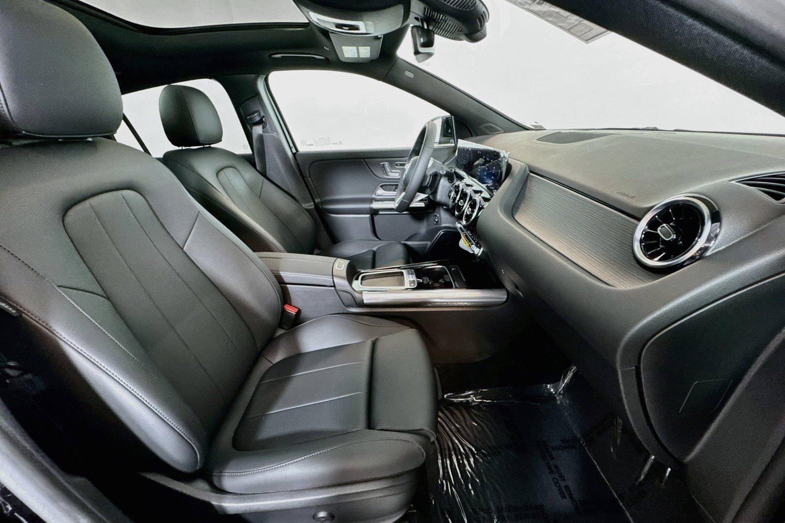 New 2026 Night Black Mercedes-Benz GLA 250 image 26