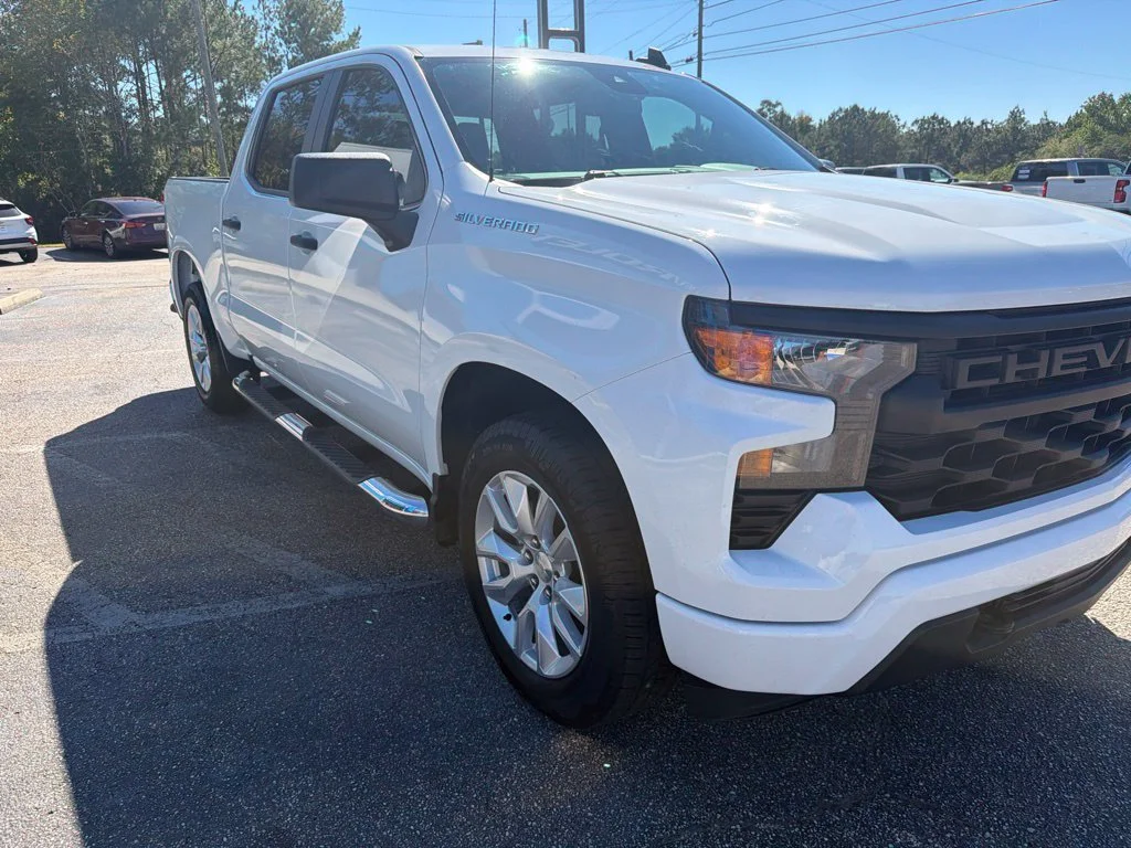 Used 2022 SUMMIT WHITE Chevrolet Custom image 7