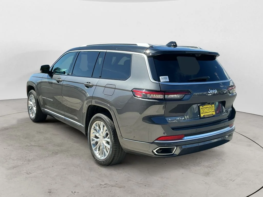 Used 2021 Gray Jeep Summit image 5