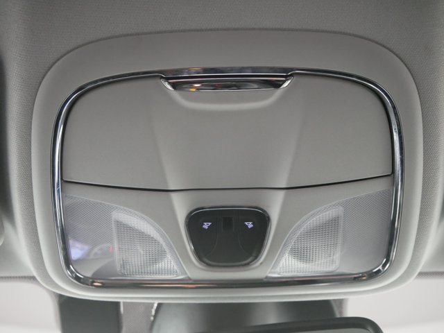 Used 2022 Bright White Clearcoat Jeep Trailhawk w/ Technology Pkg & Comfort Pkg image 22