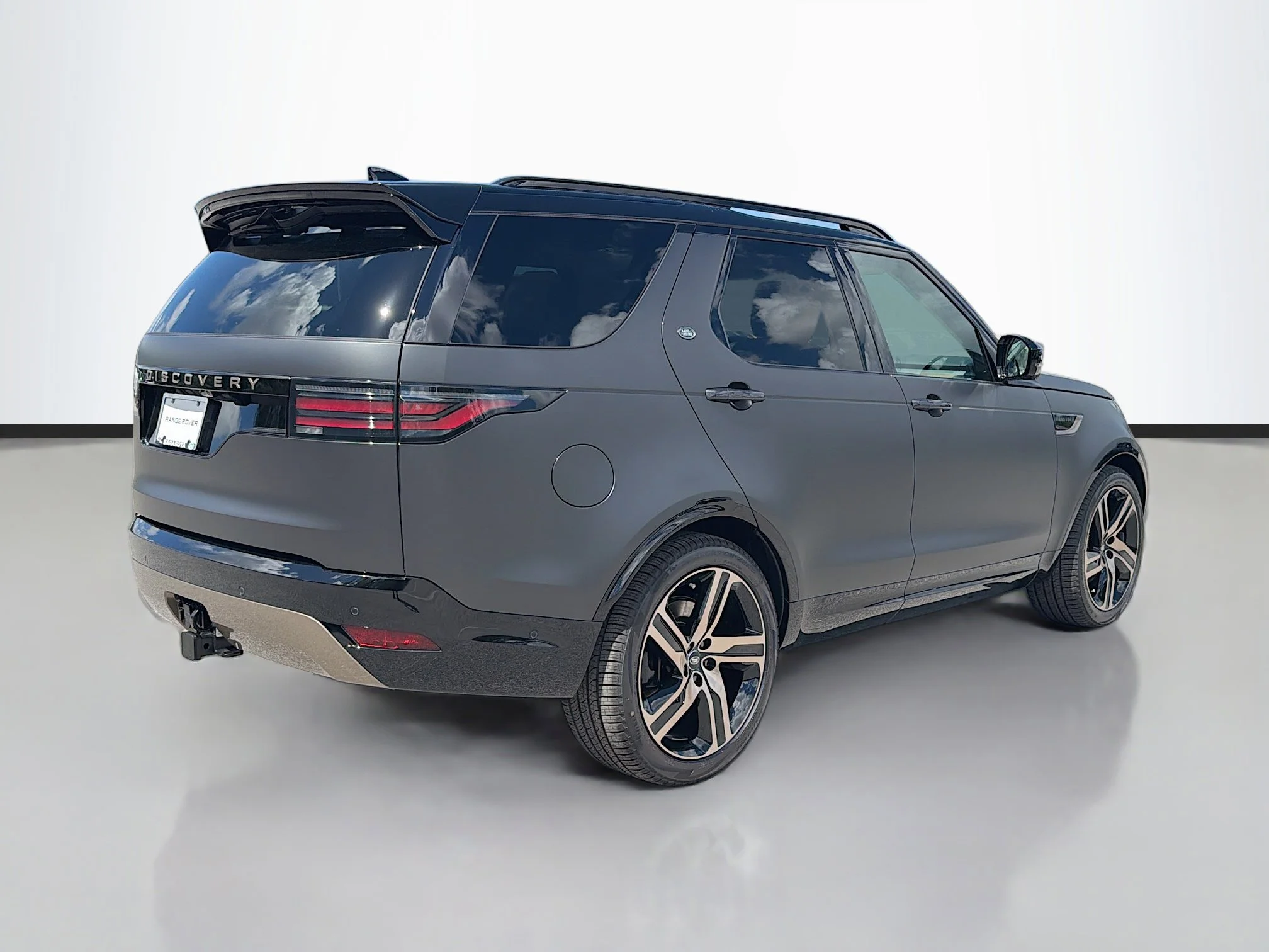 New 2026 Carpathian Grey Land Rover Tempest Edition image 5