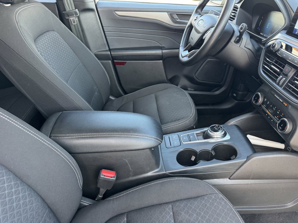 Used 2024 Black Metallic Ford Active image 10