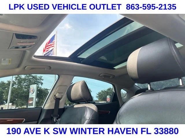 Used 2017 White Kia Technology image 12