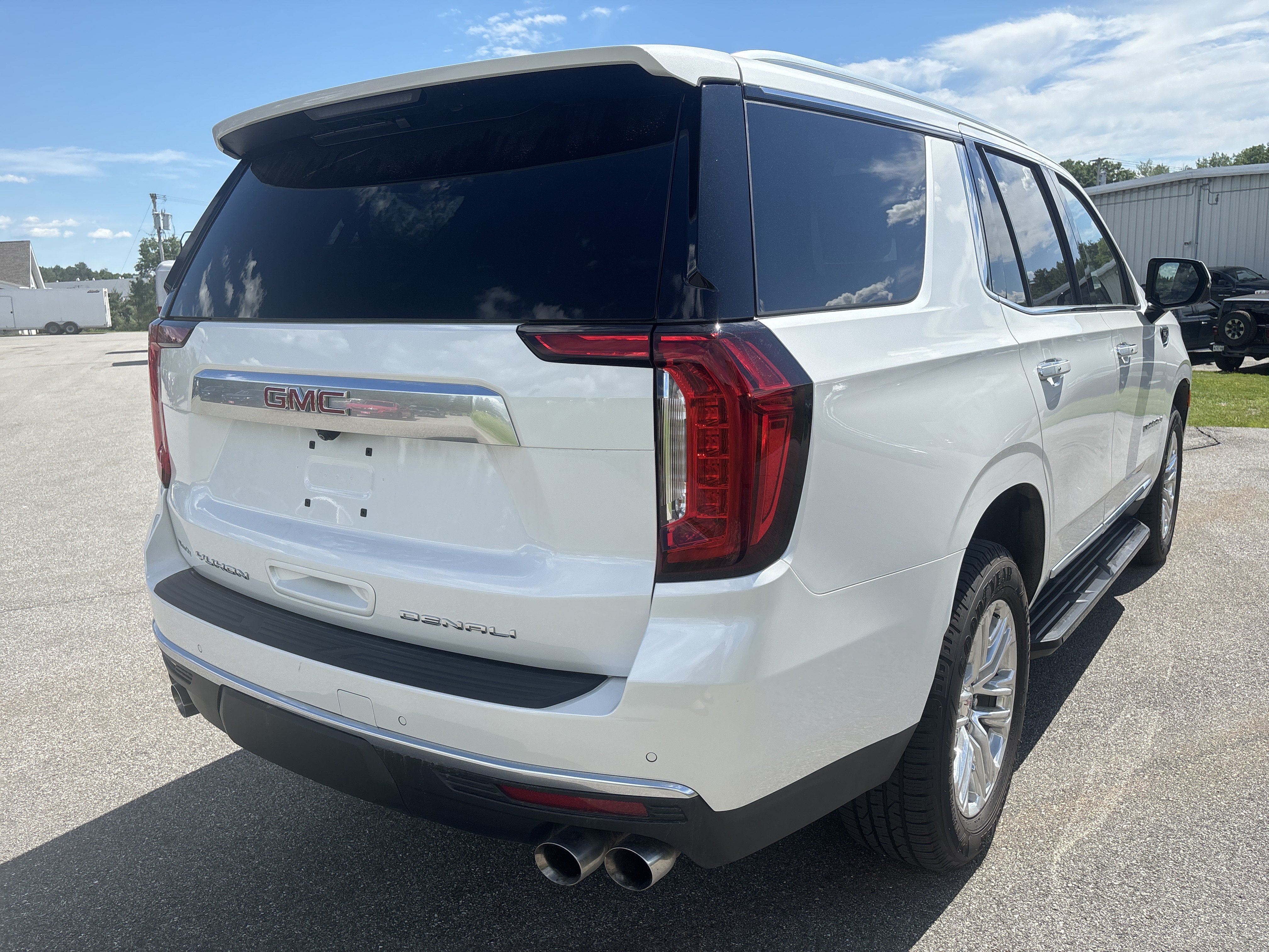 Used 2024 White Frost Tricoat GMC Denali image 5
