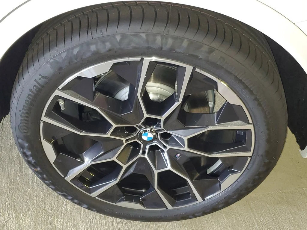 New 2027 White BMW xDrive40i image 5