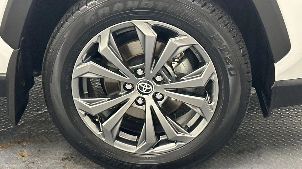 Certified Used 2025 Beige Toyota XLE Premium image 18