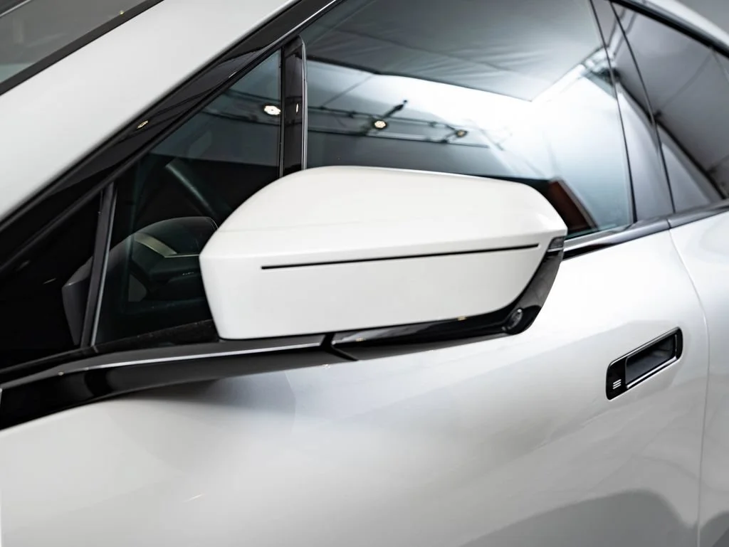 Certified Used 2025 Mineral White Metallic BMW xDrive50 image 16