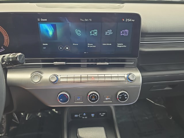 New 2026 White Hyundai SE image 21